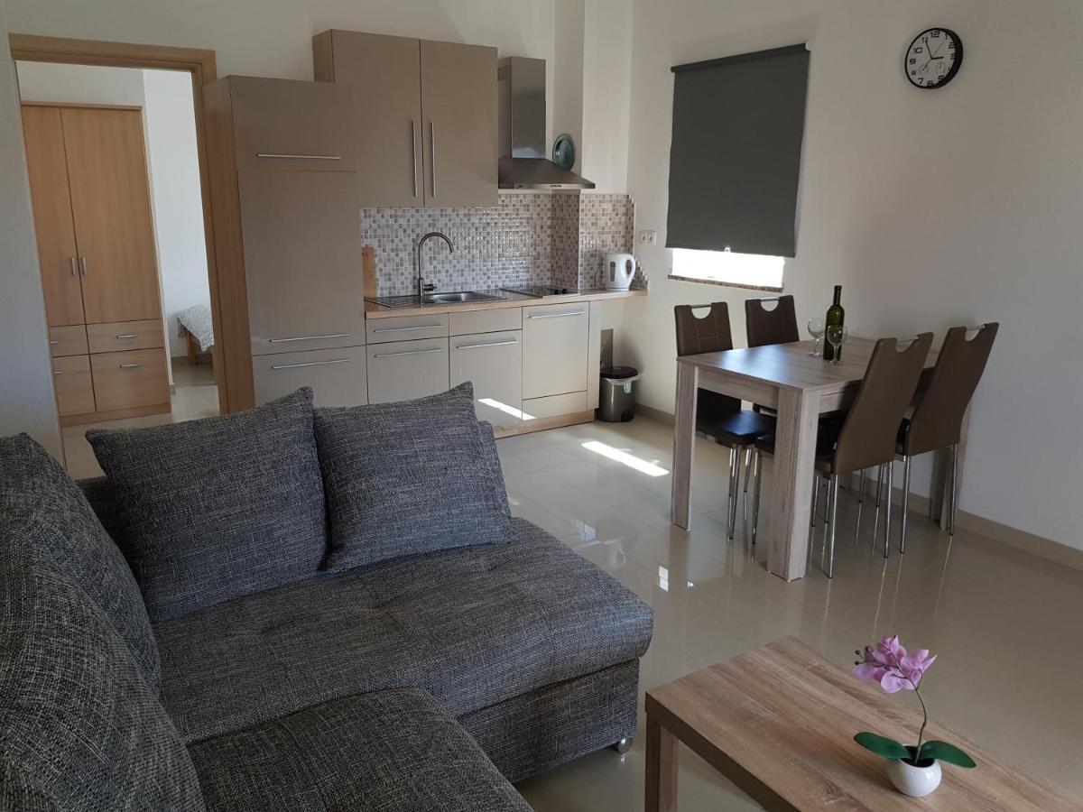 Apartmani Vrdoljak Malinska Esterno foto