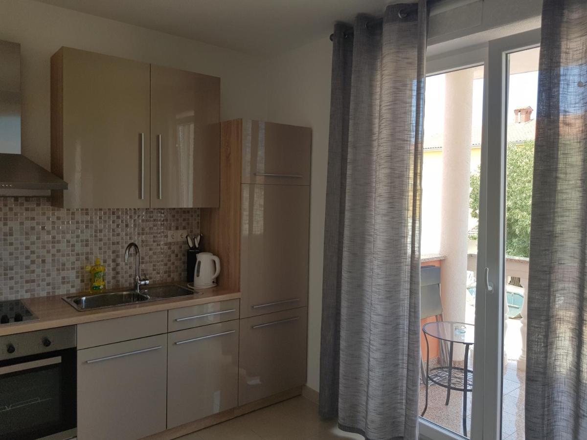 Apartmani Vrdoljak Malinska Esterno foto