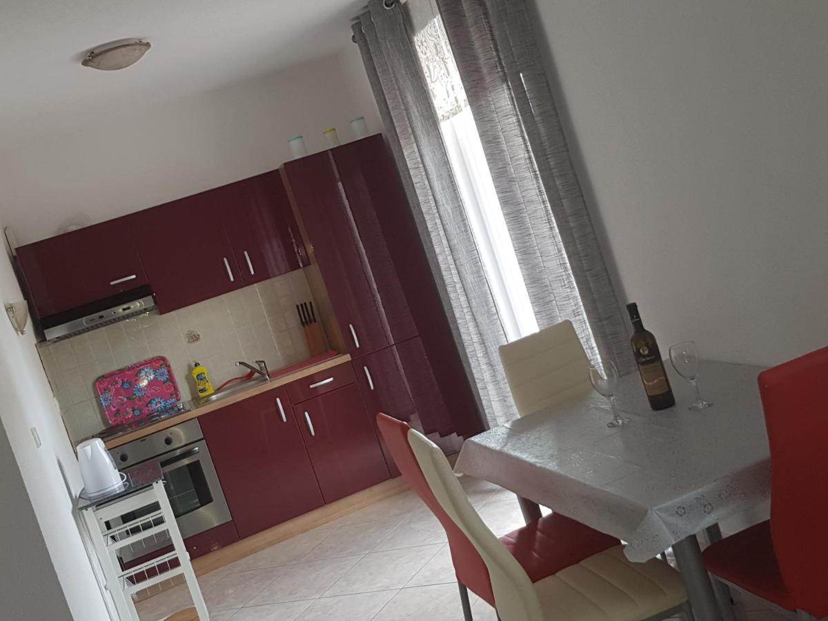 Apartmani Vrdoljak Malinska Esterno foto