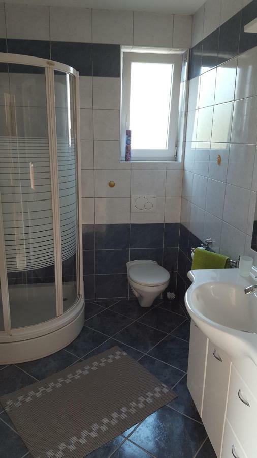 Apartmani Vrdoljak Malinska Esterno foto